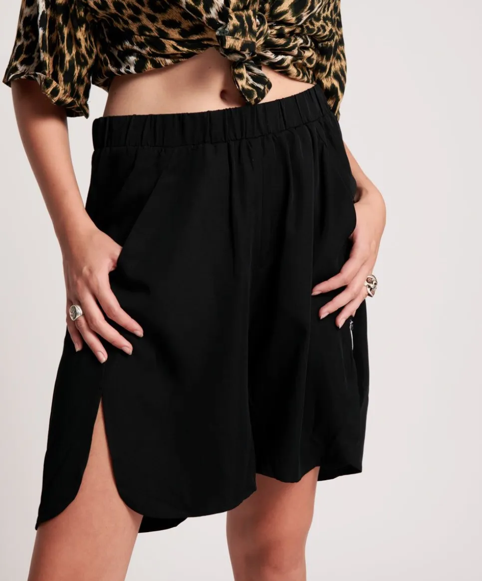Bottoms|ONE TEASPOON Black La Ruby Shorts