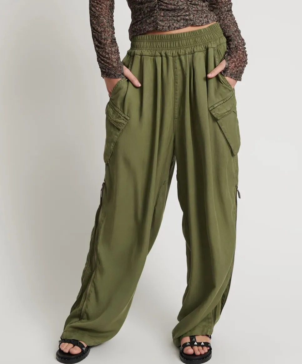 Bottoms|ONE TEASPOON Khaki Tencel Parachute Pants